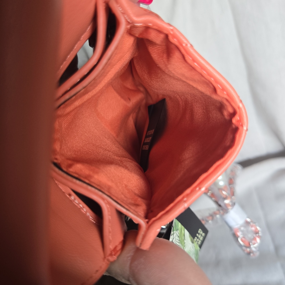 Badgley Mischka Quilted Faux Leather & Faux Pearl Phone Case- NWT - Picture 6 of 6